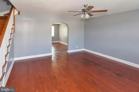 Living - 806 Braeside Rd, Baltimore, MD 21229 photo 3 of 6