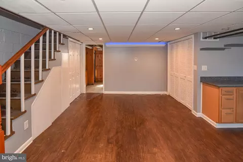Living - 806 Braeside Rd, Baltimore, MD 21229 photo 5 of 6