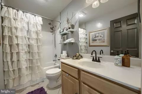 Bath - 2510 Sycamore Ave, Sparrows Point, MD 21219 photo 4 of 4