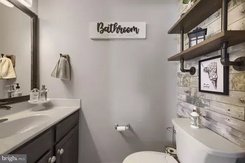 Bath - 2510 Sycamore Ave, Sparrows Point, MD 21219 photo 1 of 4