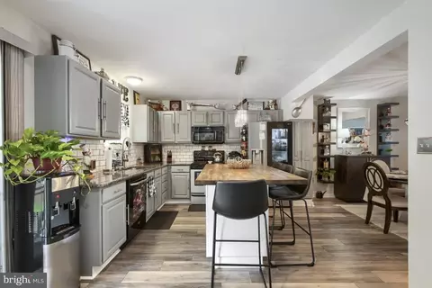 Kitchen - 2510 Sycamore Ave, Sparrows Point, MD 21219 photo 6 of 6
