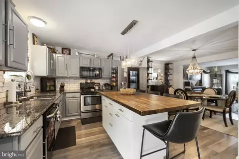 Kitchen - 2510 Sycamore Ave, Sparrows Point, MD 21219 photo 5 of 6