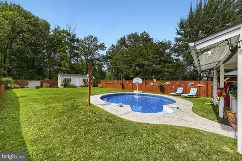 Exterior - 2510 Sycamore Ave, Sparrows Point, MD 21219 photo 6 of 7