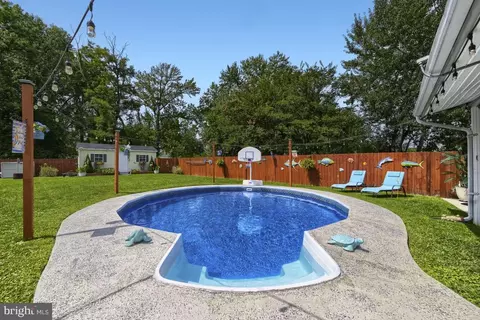 Exterior - 2510 Sycamore Ave, Sparrows Point, MD 21219 photo 5 of 7