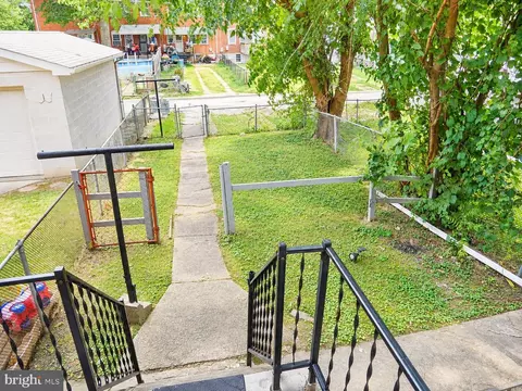 Exterior - 2905 Cornwall Rd, Dundalk, MD 21222 photo 2 of 2