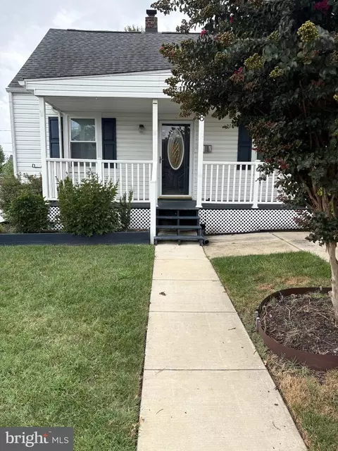 8 Plateau Rd, Essex, MD 21221