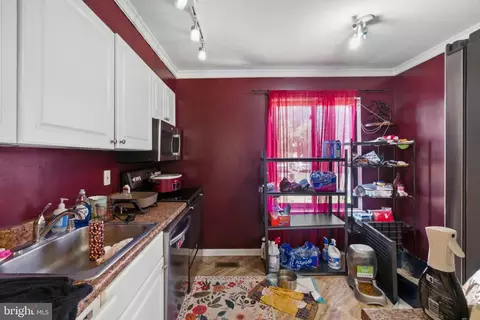 Kitchen - 117 Bourbon Ct, Parkville, MD 21234 photo 2 of 2