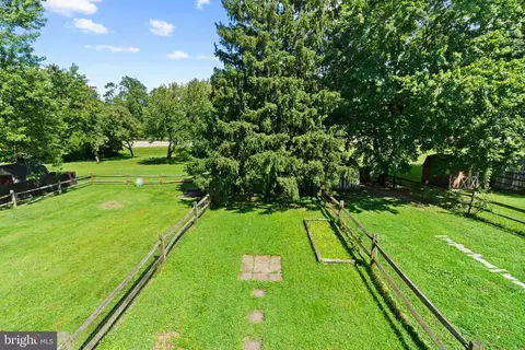 Exterior - 117 Bourbon Ct, Parkville, MD 21234 photo 11 of 11