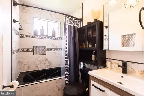 Bath - 5705 Daybreak Ter, Baltimore, MD 21206 photo 1 of 2
