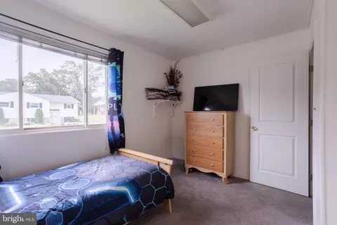 Bedroom - 5705 Daybreak Ter, Baltimore, MD 21206 photo 6 of 8