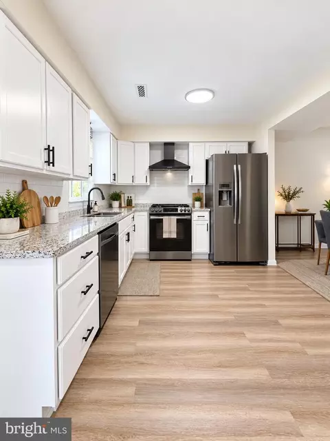 Kitchen - 3117 Sollers Pt, Dundalk, MD 21222 photo 1 of 2