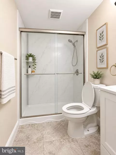 Bath - 3117 Sollers Pt, Dundalk, MD 21222 photo 1 of 1