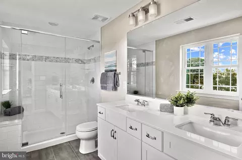 Bath - 7305 Geise Ave, Sparrows Point, MD 21219 photo 1 of 1