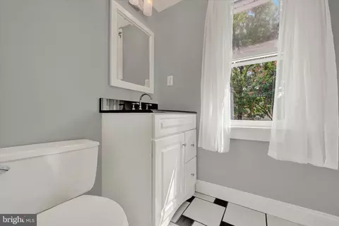 Bath - 332 Ridge Ave, Towson, MD 21286 photo 1 of 2