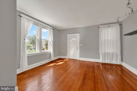 Living - 332 Ridge Ave, Towson, MD 21286 photo 1 of 4