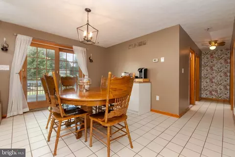 Dining - 6824 Cornell Rd, Middle River, MD 21220 photo 2 of 4