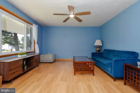 Living - 6824 Cornell Rd, Middle River, MD 21220 photo 1 of 5