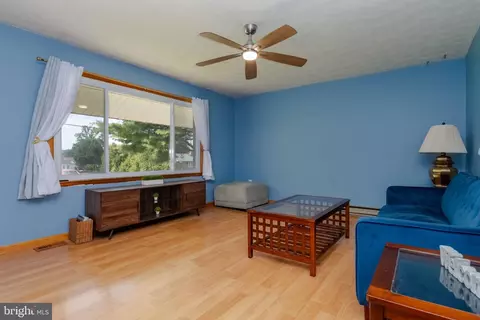 Living - 6824 Cornell Rd, Middle River, MD 21220 photo 2 of 5