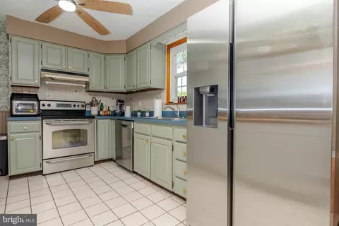 Kitchen - 6824 Cornell Rd, Middle River, MD 21220 photo 1 of 4