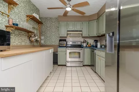 Kitchen - 6824 Cornell Rd, Middle River, MD 21220 photo 2 of 4