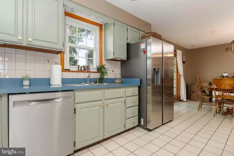 Kitchen - 6824 Cornell Rd, Middle River, MD 21220 photo 4 of 4