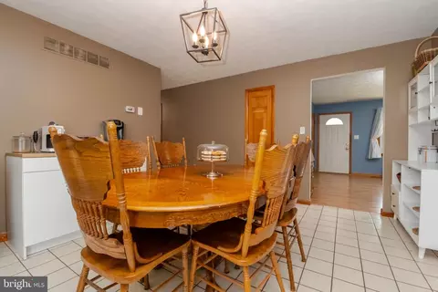 Dining - 6824 Cornell Rd, Middle River, MD 21220 photo 4 of 4