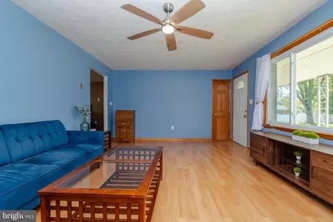 Living - 6824 Cornell Rd, Middle River, MD 21220 photo 4 of 5