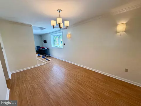 Living - 1033 Circle Dr, Halethorpe, MD 21227 photo 4 of 5
