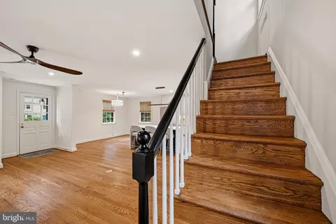 Entry Way - 6905 Kenleigh Rd, Baltimore, MD 21212 photo 3 of 4
