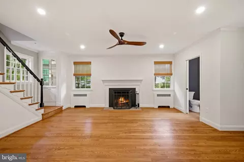 Living - 6905 Kenleigh Rd, Baltimore, MD 21212 photo 2 of 3