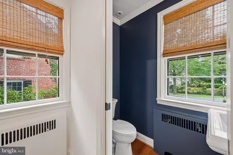 Entry Way - 6905 Kenleigh Rd, Baltimore, MD 21212 photo 2 of 4