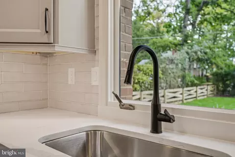 Kitchen - 6905 Kenleigh Rd, Baltimore, MD 21212 photo 9 of 11