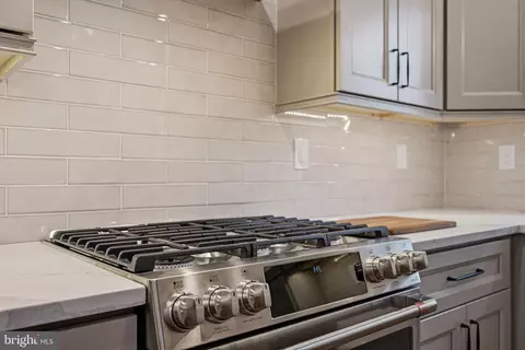 Kitchen - 6905 Kenleigh Rd, Baltimore, MD 21212 photo 8 of 11