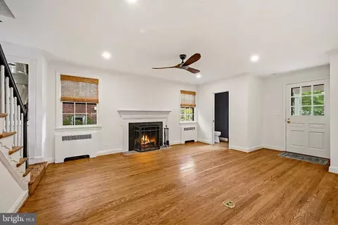 Living - 6905 Kenleigh Rd, Baltimore, MD 21212 photo 3 of 3