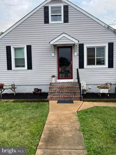 969 Woodlynn Rd, Essex, MD 21221