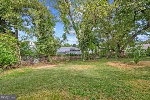Exterior - 210 4th Ave, Lansdowne, MD 21227 photo 10 of 11