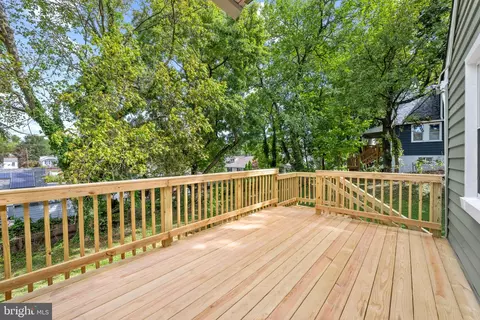 Exterior - 210 4th Ave, Lansdowne, MD 21227 photo 5 of 11