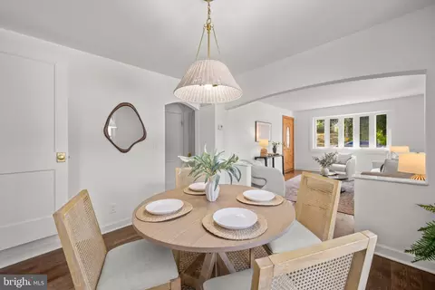 Dining - 210 4th Ave, Lansdowne, MD 21227 photo 1 of 4