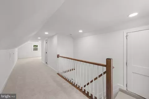 Entry Way - 210 4th Ave, Lansdowne, MD 21227 photo 2 of 3