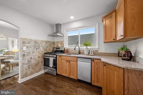 Kitchen - 210 4th Ave, Lansdowne, MD 21227 photo 4 of 4