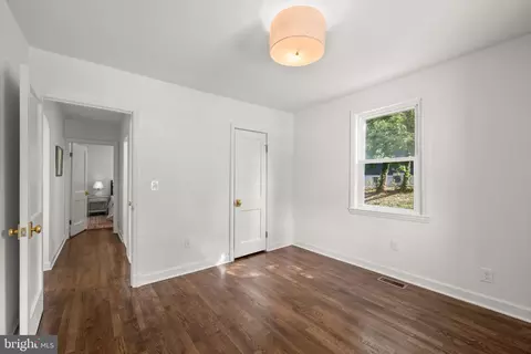 Bedroom - 210 4th Ave, Lansdowne, MD 21227 photo 3 of 5