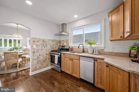 Kitchen - 210 4th Ave, Lansdowne, MD 21227 photo 2 of 4