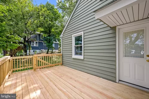 Exterior - 210 4th Ave, Lansdowne, MD 21227 photo 4 of 11