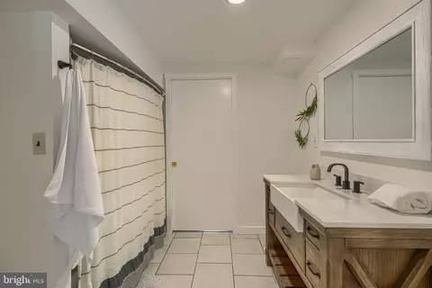 Bath - 8 Manor Brook Rd, Monkton, MD 21111 photo 8 of 9