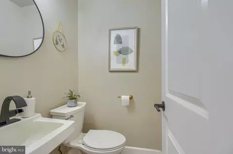 Bath - 8 Manor Brook Rd, Monkton, MD 21111 photo 4 of 9