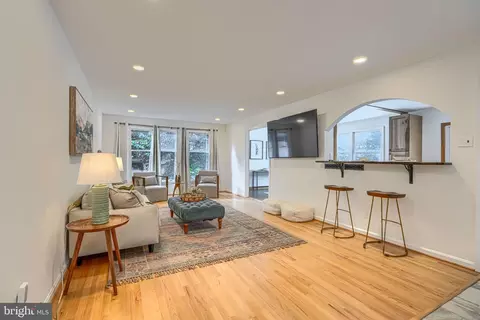 Living - 8 Manor Brook Rd, Monkton, MD 21111 photo 1 of 5