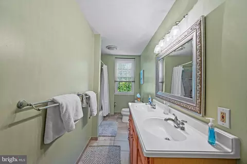 Bath - 13712 Manda Mill Ln, Phoenix, MD 21131 photo 3 of 4