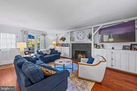 Living - 13712 Manda Mill Ln, Phoenix, MD 21131 photo 2 of 2