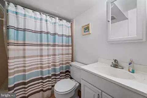 Bath - 13712 Manda Mill Ln, Phoenix, MD 21131 photo 4 of 4