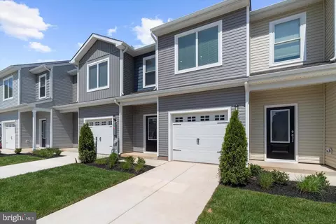Exterior - 8133 Bartholomew Ct, Baltimore, MD 21206 photo 2 of 2